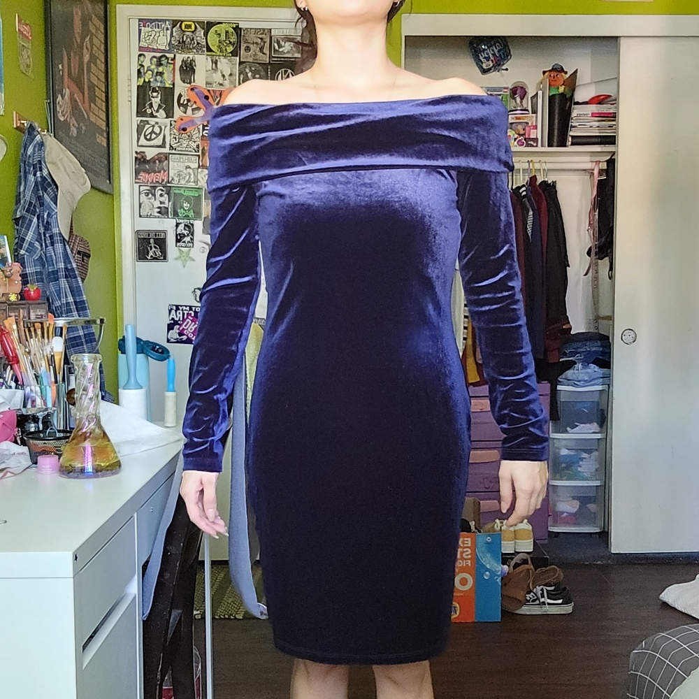 Forever 21 Navy Blue Velvet Long Sleeve Dress women's M NWT